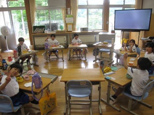 お弁当の日、楽しく味わいました