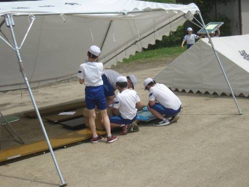 明日の運動会へ会場準備をしました