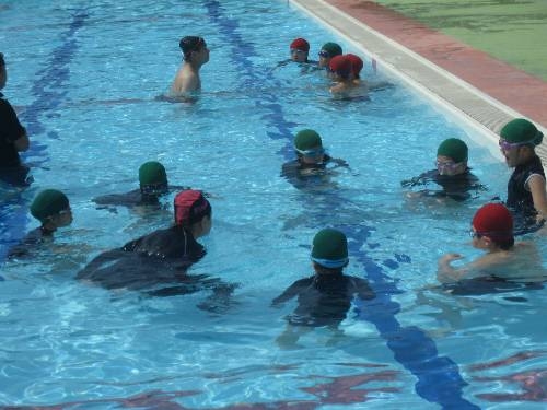 水泳教室で泳力アップ