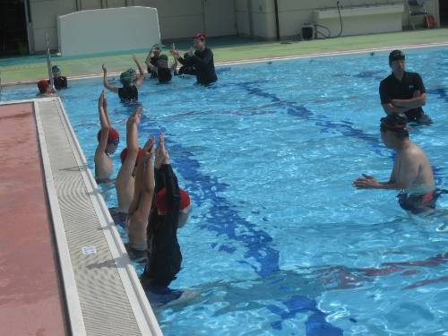 水泳教室で泳力アップ