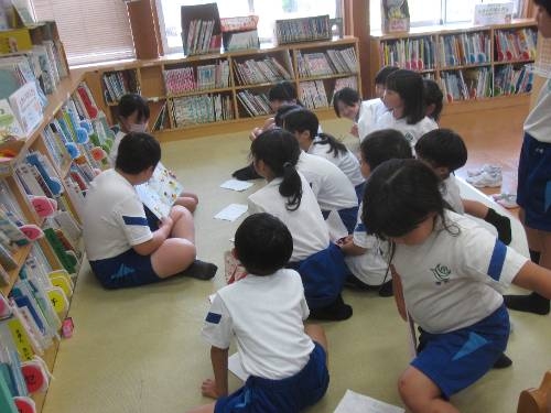 暑さの中の休み時間