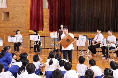 音楽鑑賞教室を開催しました