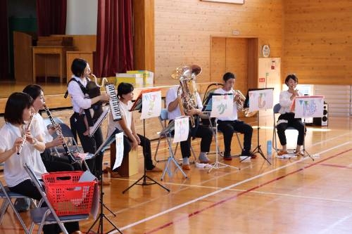 音楽鑑賞教室を開催しました