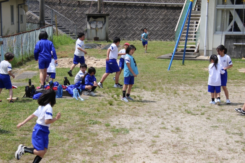 ５月１２日（月）外で全校遊び