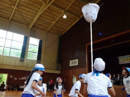 ふれあい運動会（その３）玉入れ・親子競技