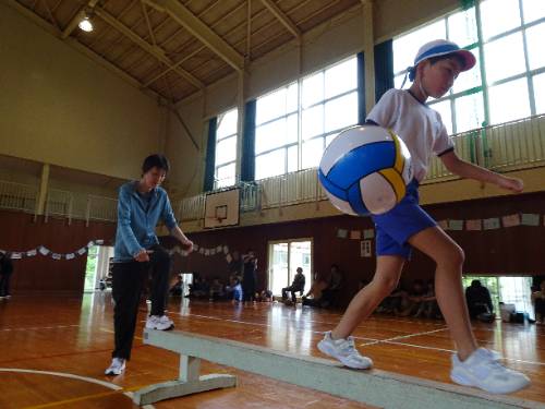 ふれあい運動会（その３）玉入れ・親子競技