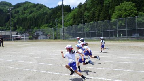 ふれあい運動会（その４）短距離走・応援タイム