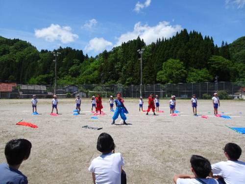 ふれあい運動会（その４）短距離走・応援タイム