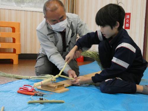 名人に学ぶ しめ縄作り