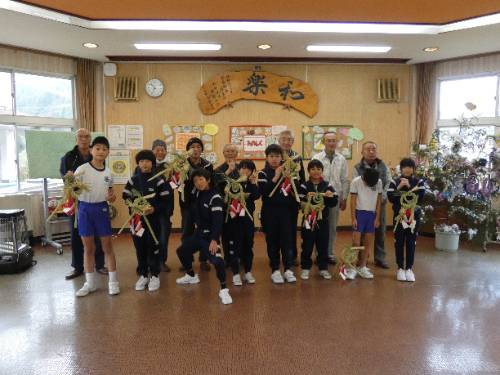 名人に学ぶ しめ縄作り